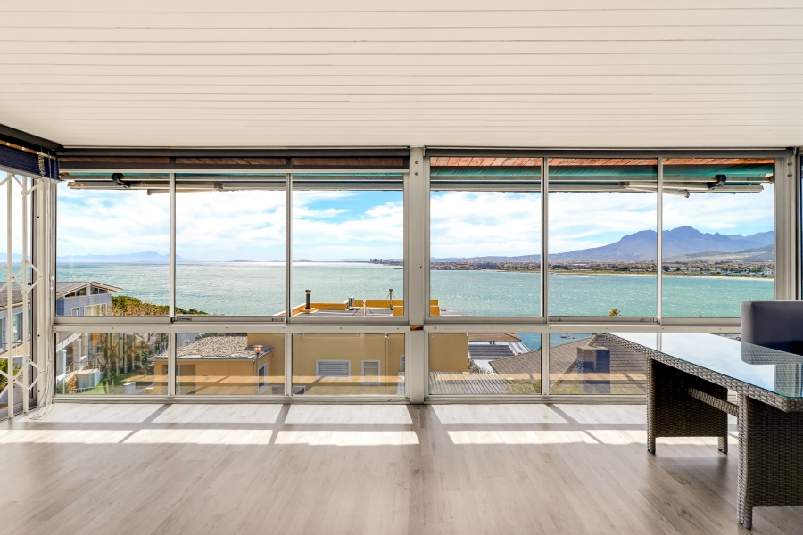 4 Bedroom Property for Sale in Gordons Bay Village Western Cape